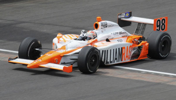 Wheldon celebrates Indy 500 race win with milk shower