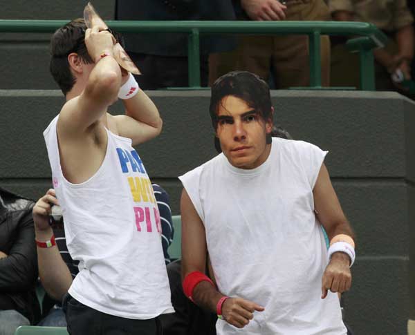 Nadal advances in style, Murray has it covered