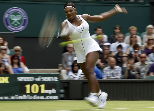 Serena Williams wins on return to Wimbledon