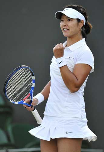 Low-key Li Na makes solid start at Wimbledon