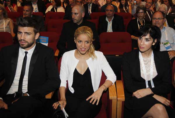 Shakira, Pique in Israel to promote education campaign