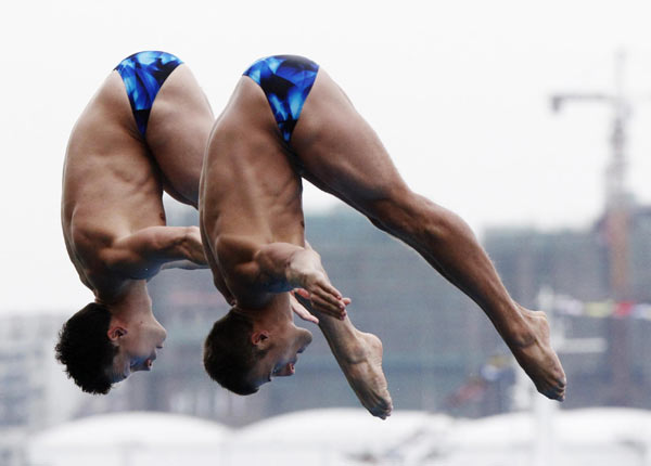 China's new pair claims 2nd diving gold at worlds