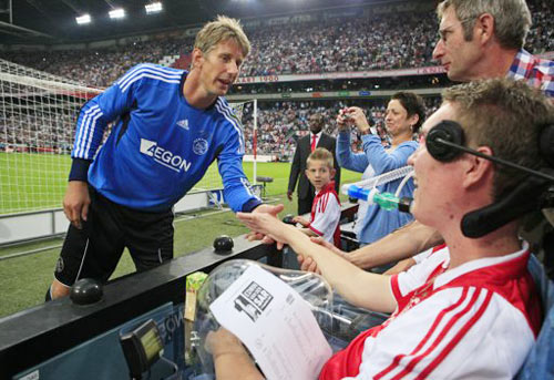 Van der Sar bids farewell at star-studded Ajax finale