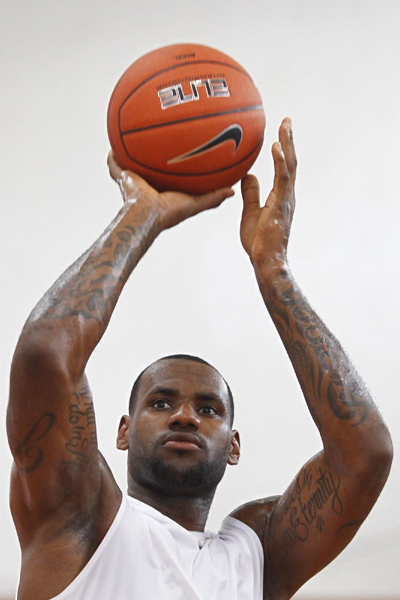 Here comes the 'King': LeBron in China