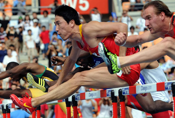 Liu Xiang impresses as top hurdlers ease through