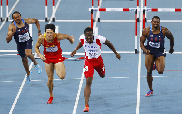 Robles wins 110 metres hurdles world title