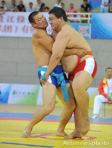 Ethnic style wrestling amazes wrestlers from Taiwan