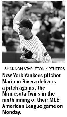 Rivera now all-time saves king