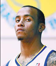 Woman sues Warriors' Ellis for harassment