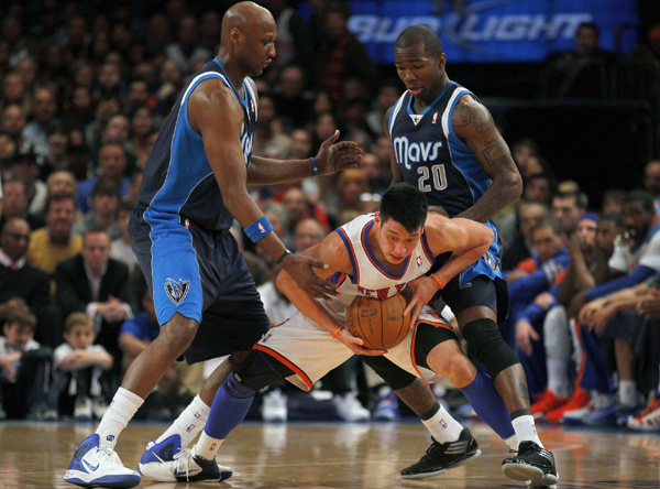 Lin leads Knicks to upset NBA champion Mavs