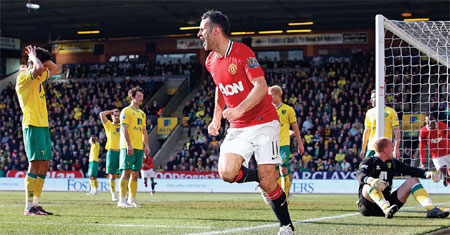 Ferguson hails timeless Giggs