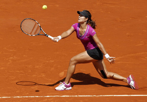 Li Na into French Open last 16