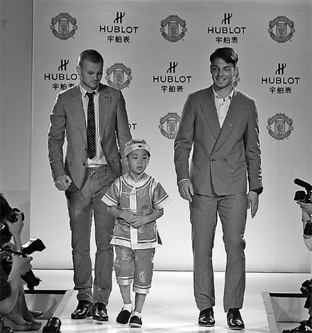 Kagawa makes himself useful