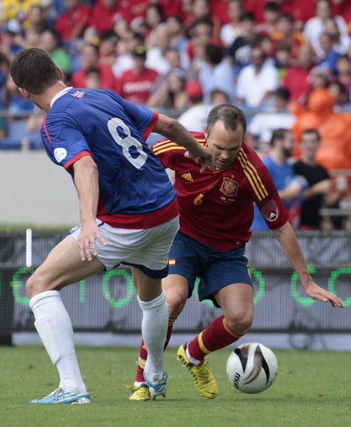 Dominant Spain beat Puerto Rico 2-1