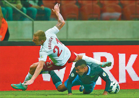 Rooney, Gerrard upbeat despite Polish stalemate