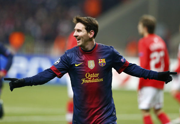 Messi sends Barca through, Chelsea walk tightrope