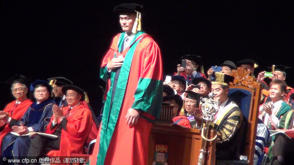 Yao Ming gets honorary doctorate at HKU