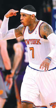 Knicks down Suns, stay unbeaten at home