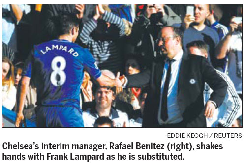 Benitez keeps peace as Chelsea makes last 16