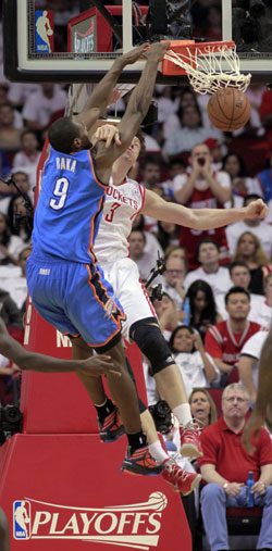 Thunder beat Rockets to take 3-0 lead in NBA playoff