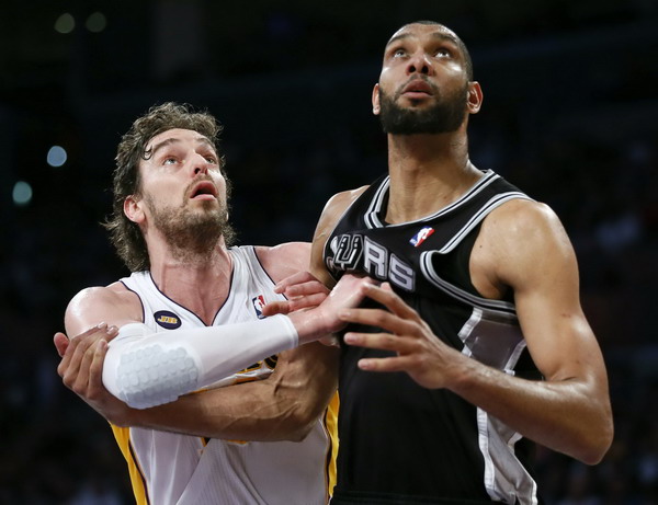 Lakers get swept by Spurs, out of the playoffs