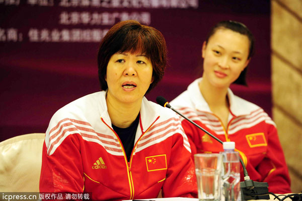 Lang Ping, Hui Ruoqi meet media before Shenzhen tournament