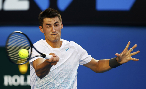 Tomic will play despite troubles