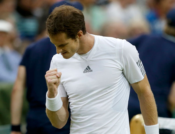 World No 2 Murray cruises to last 16