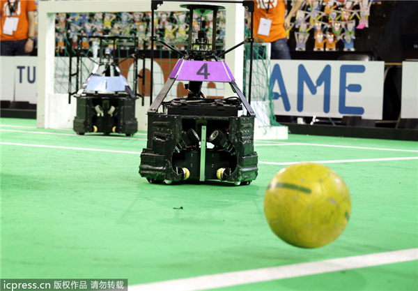 Robots fulfill China's soccer dream