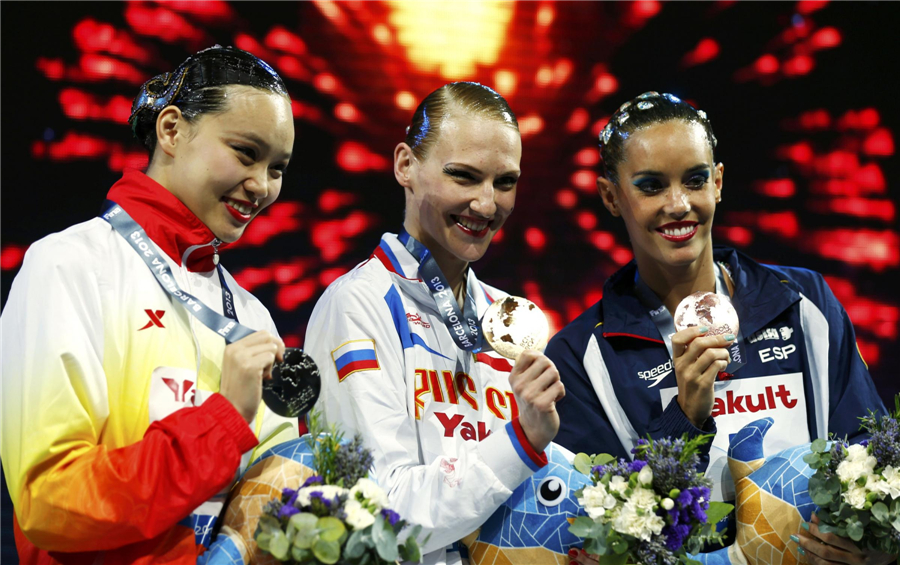 Russia gets gold in solo free routine of synchro