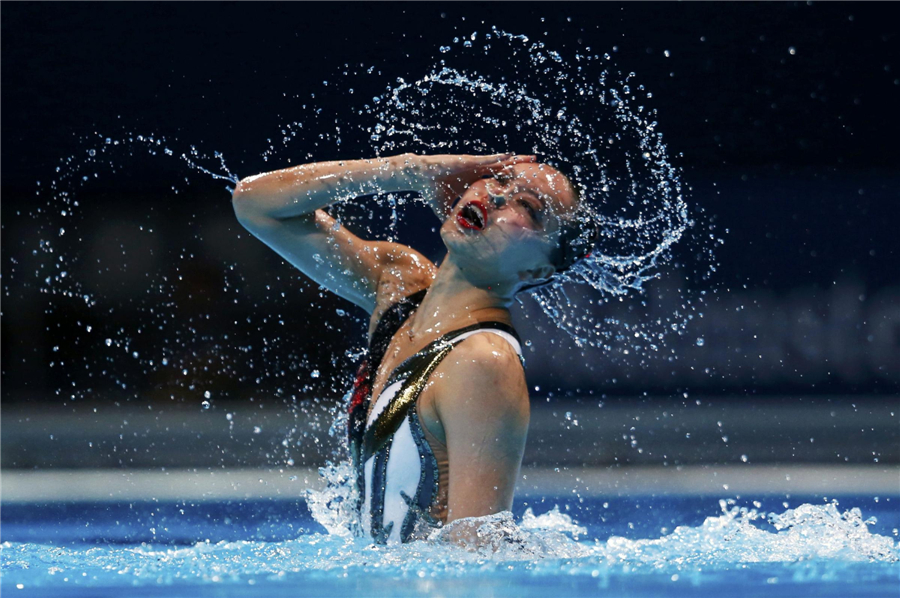 Russia gets gold in solo free routine of synchro