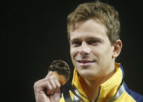 Cielo claims gold medal in men's 50m butterfly