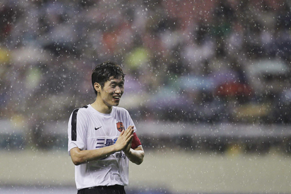 Park Ji-Sung completes loan move to PSV