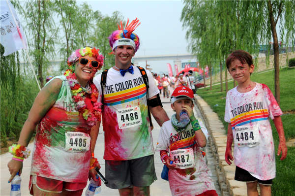 Color Run race held in Beijing