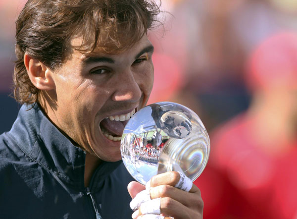 Nadal crushes Raonic to win Rogers Cup