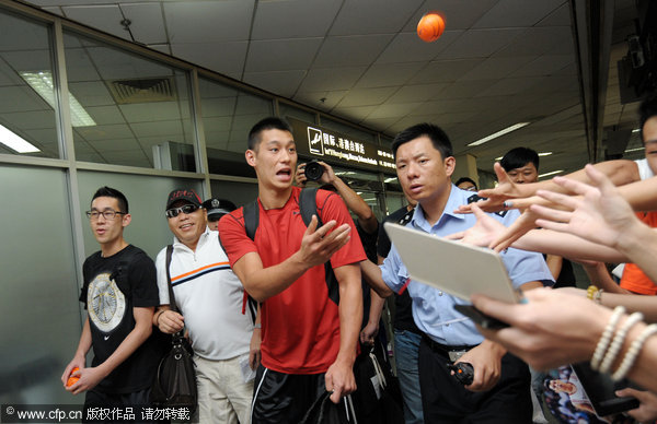 Jeremy Lin continues Asia tour in Shanghai