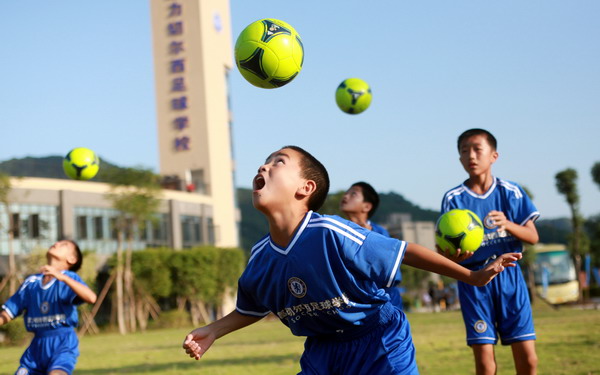 Guangzhou R&F, Chelsea open soccer school in S China