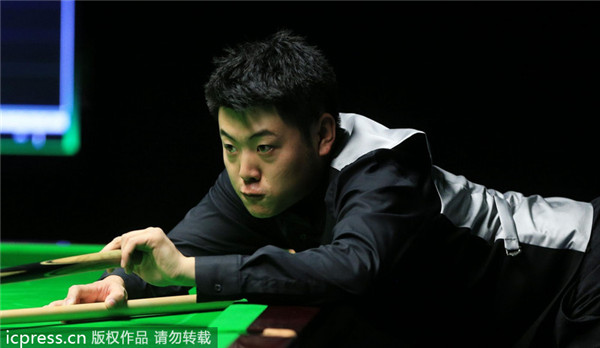 Liang Wenbo misses maximum break at UK Championship
