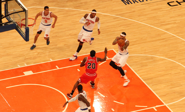 Knicks secure a lead to beat Bulls