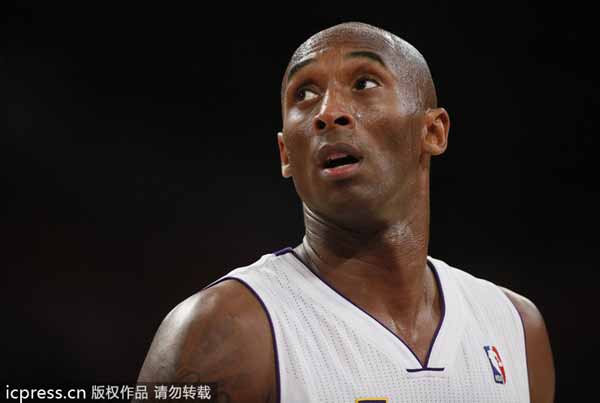 Kobe likely to miss 6 weeks with fracture in knee