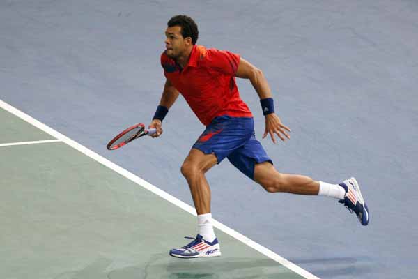 Tsonga beats Murray in Abu Dhabi