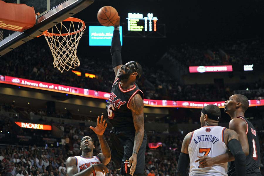 James scores 31 in a mask to lead Heat over Knicks