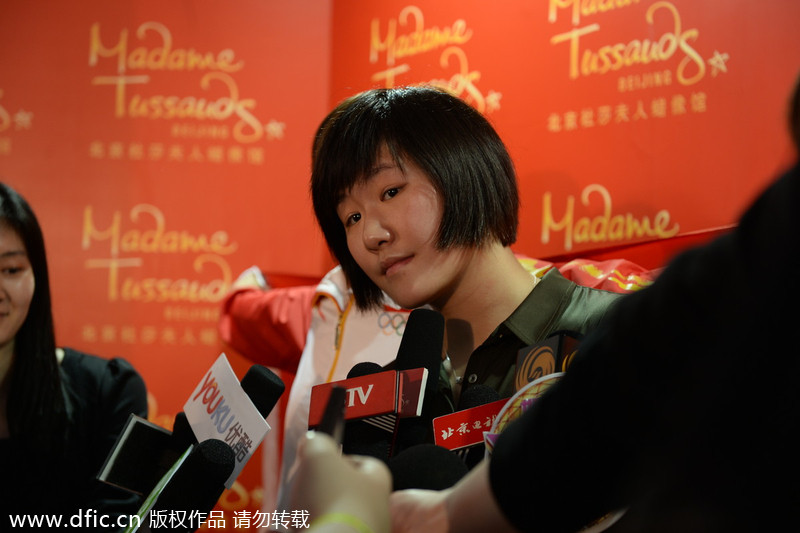 Ye Shiwen witnesses her own wax figure unveiled in Beijing