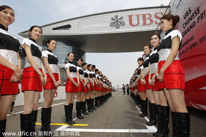 Dazzling cheong-sam grid girls for Shanghai F1