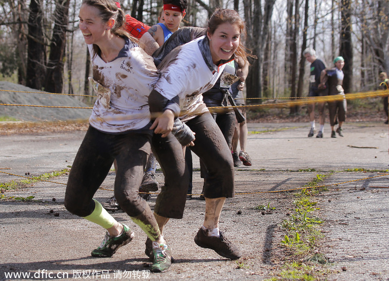 Pleasant challenge in mud[3]- Chinadaily.com.c