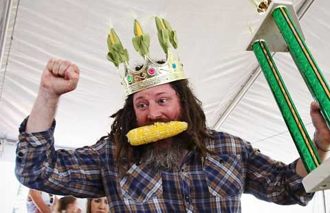 oppable Nadal edges Djokovic to reach eighth