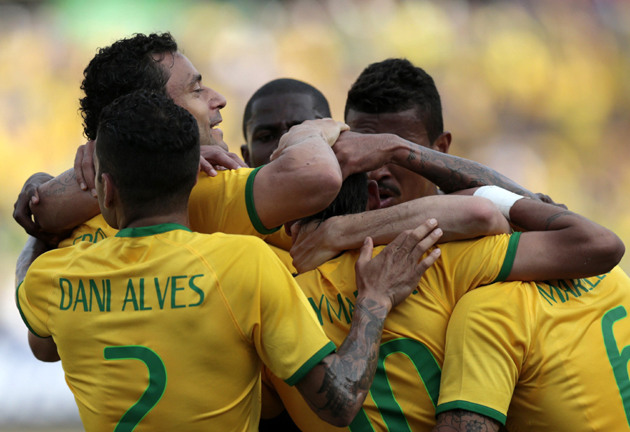 Neymar leads 4-0 Brazil romp in World Cup warm-up