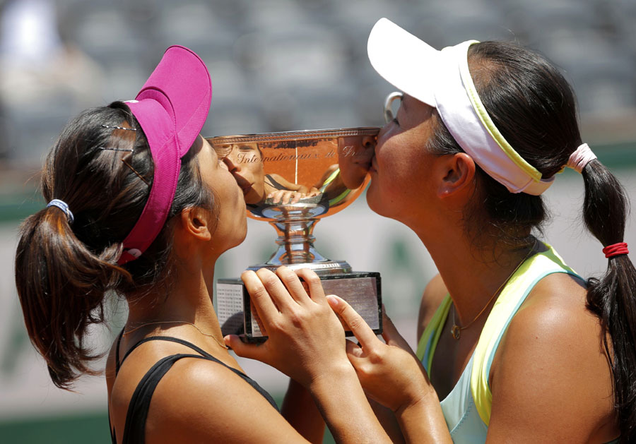 Peng and Hsieh win French Open women's doubles