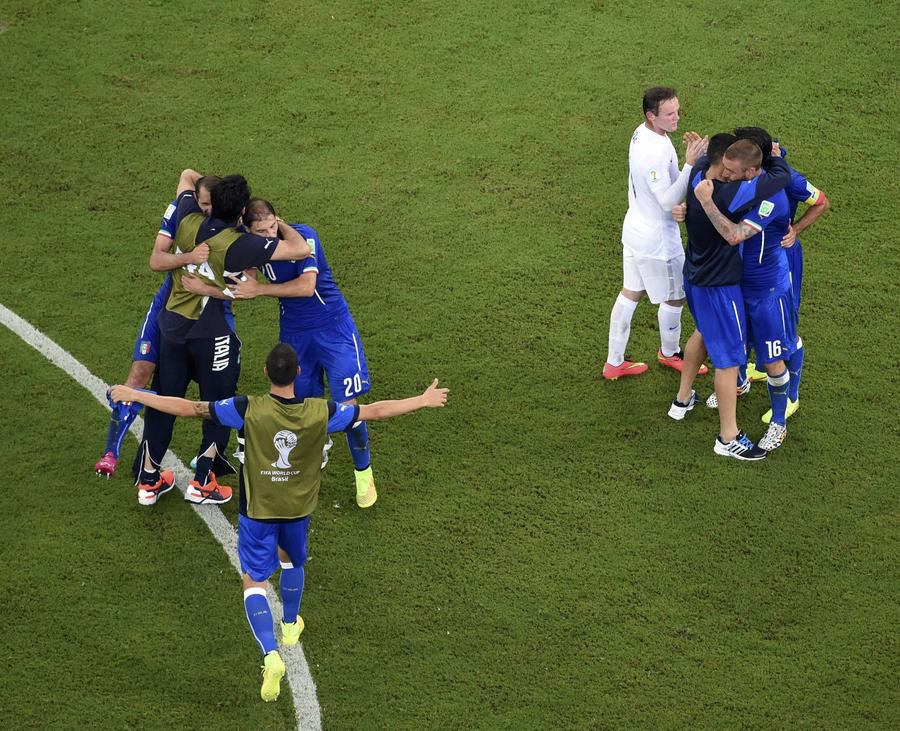 Balotelli goal gives Italy 2-1 win over England