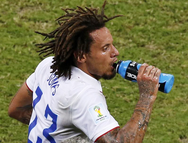 Referee in USA-Portugal grants first ever World Cup water break